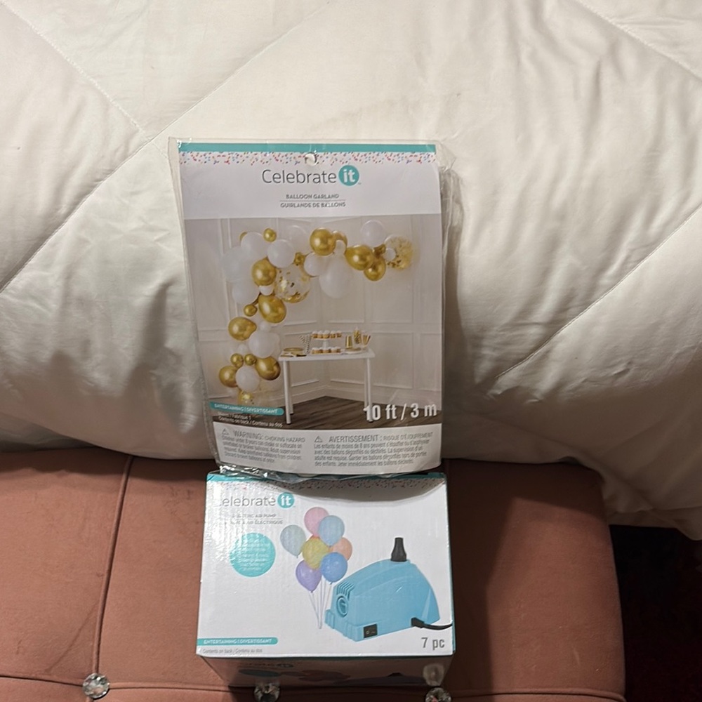Celebrate It Balloon Garland Kit with Blue Pump and Gold, White Balloons